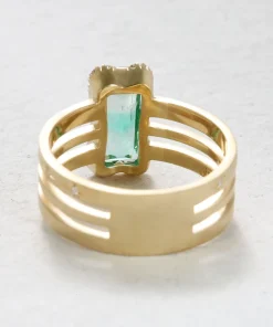 Angelio 1.07 Emerald Ring