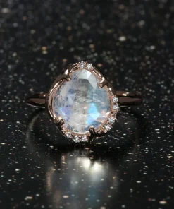 Aphenos Moonstone Ring