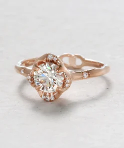 Shimmering Diamond Engagement Ring